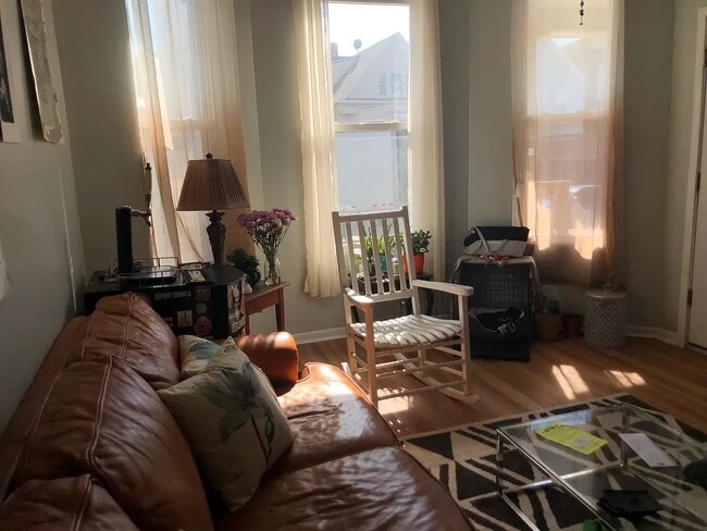 Foto del edificio - 3604 W Diversey Ave