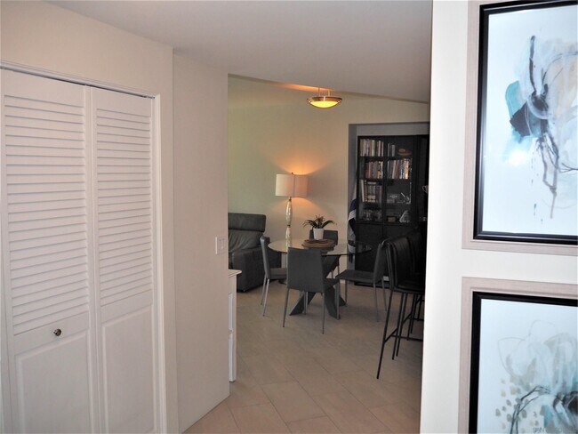 Foto del edificio - 555 Front St