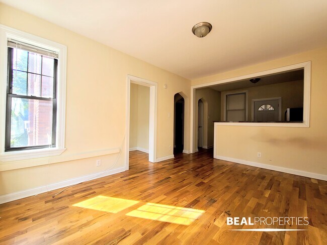 Foto del edificio - 4419 N Wolcott Ave