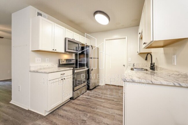 Foto del edificio - 2240 Sunderland Rd