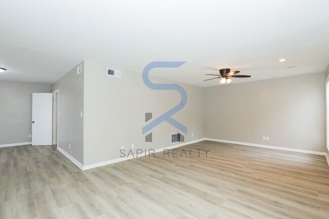Foto del edificio - 779 Edenton Ct