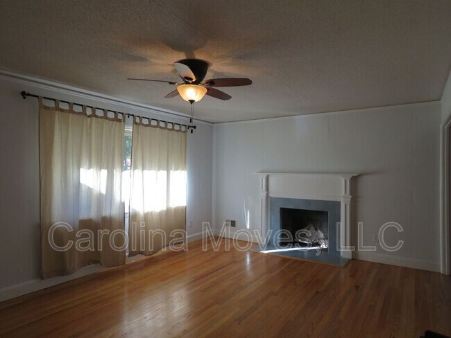 Building Photo - 210 Montis Dr