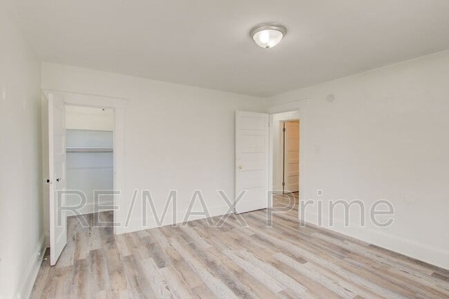 Building Photo - 1135 Jackson Avenue