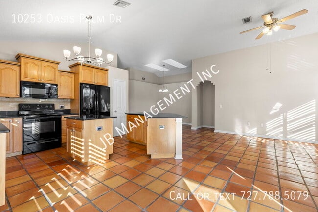 Foto del edificio - 10253 Oasis Palm Dr