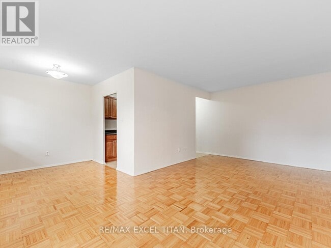 Building Photo - 1524 Lawrence Ave W