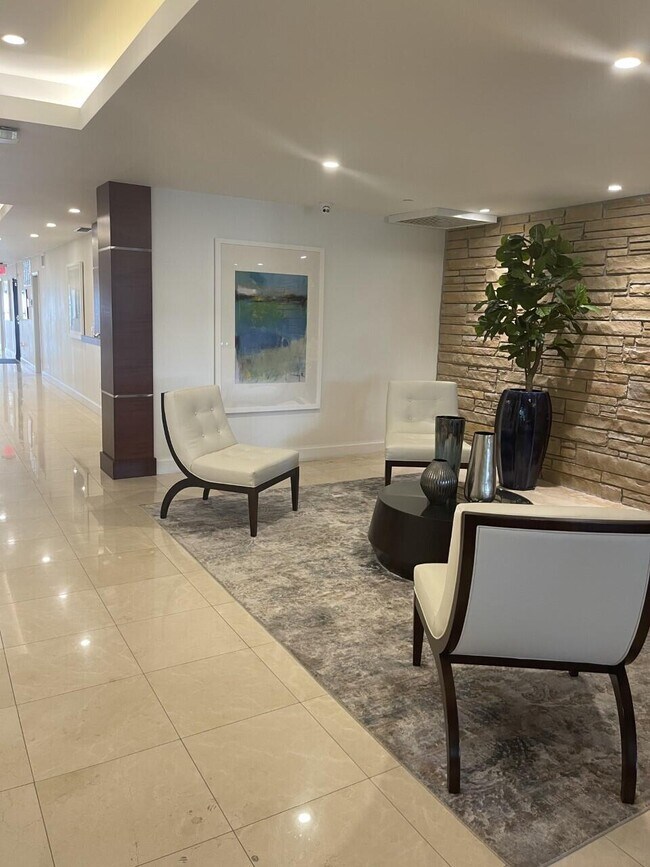 Foto del edificio - 3009 S Ocean Blvd