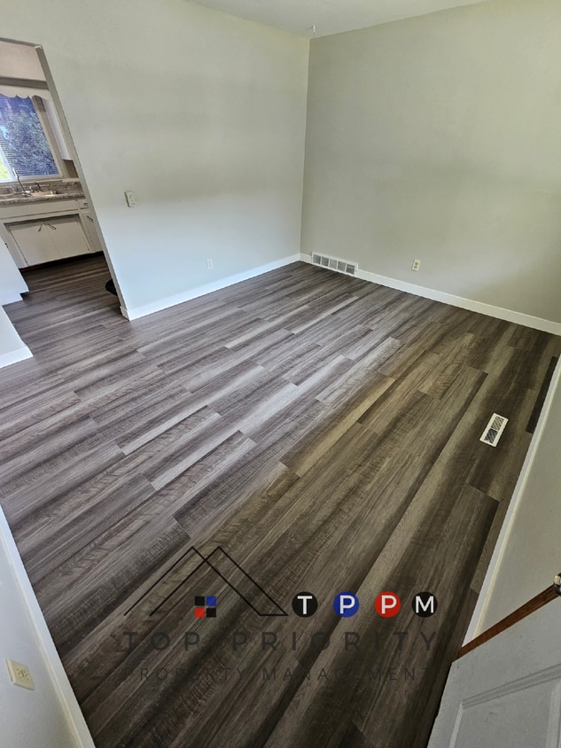 Primary Photo - 1 Bedroom | 1 Bathroom Lower Level Apartme...