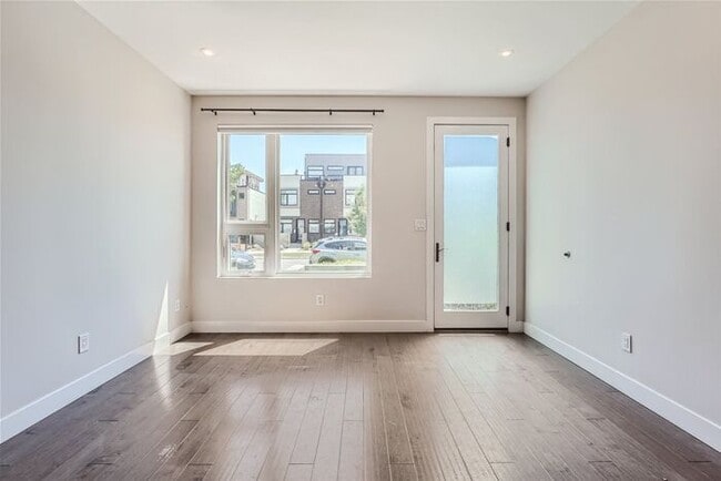 Building Photo - Luxurious 3br/3ba in RiNo + ROOFTOP PATIO!