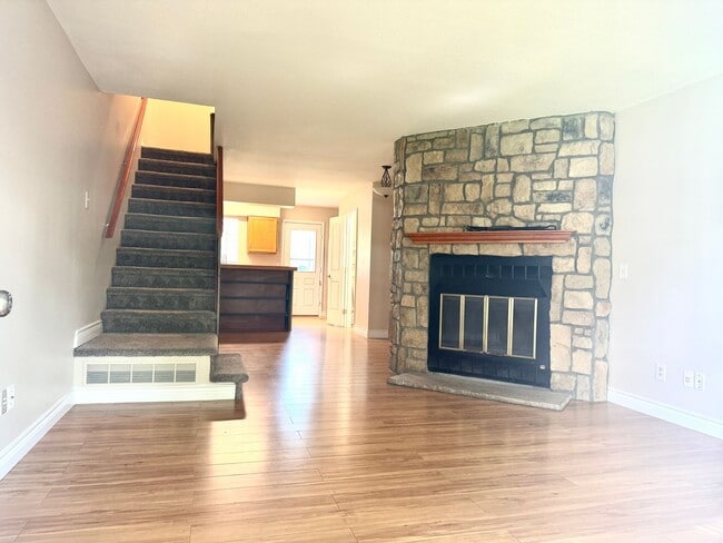Building Photo - Beautiful Victoria Village Townhomes!