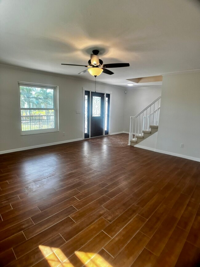 Linving room - 1263 Caloosa Dr