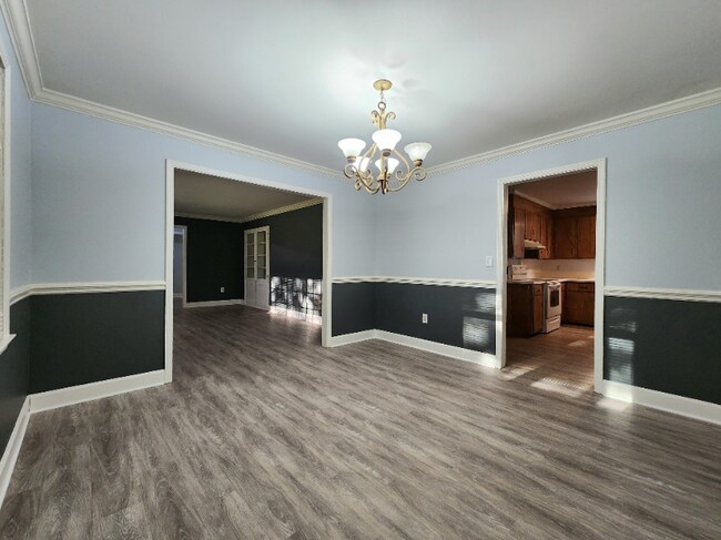 Building Photo - 508 E Standing Springs Rd