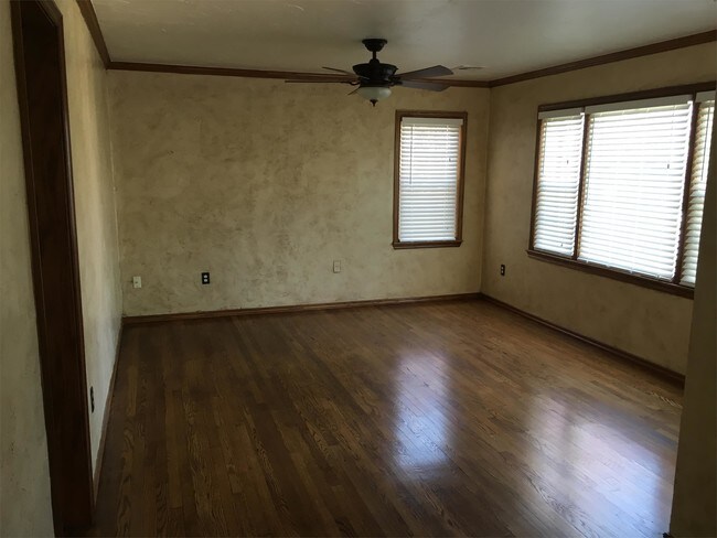 Photo - 2128 Carlisle Rd House