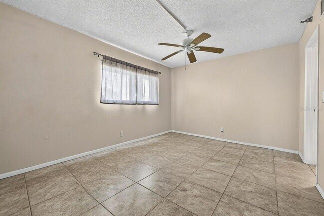 Foto del edificio - 1750 Harbor Pl