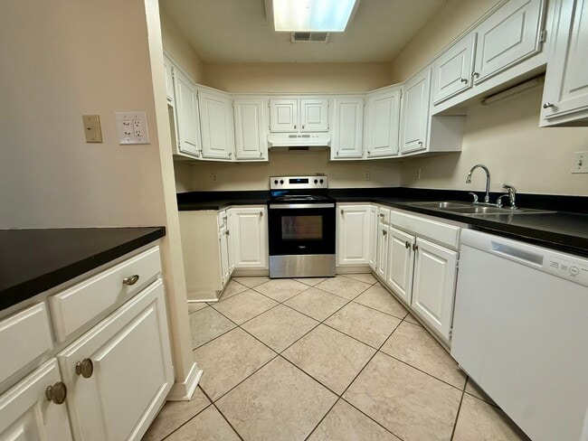 Foto del edificio - 129 Mead Ct