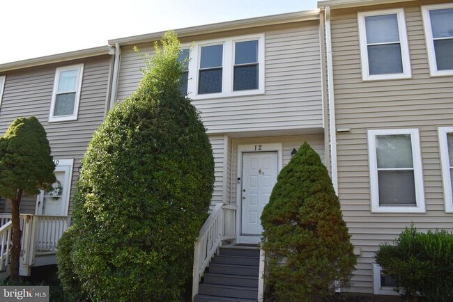 Building Photo - 12 Swiss Ct