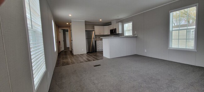 Building Photo - 5165 Chantelle Dr