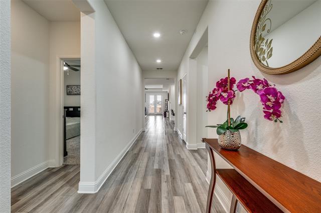 Foto del edificio - 4128 Wood River Trl