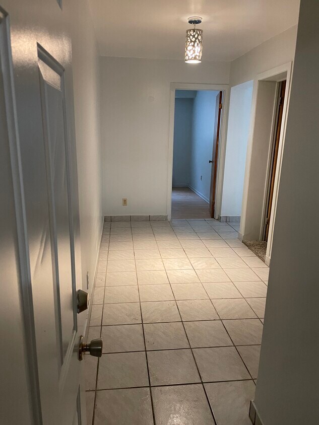 7020 Birnam Rue Unit B, Montréal, QC H3N 2S7 Apartments 7020 Birnam