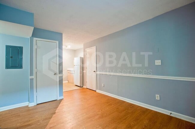 Building Photo - 221 Lampkin St NE