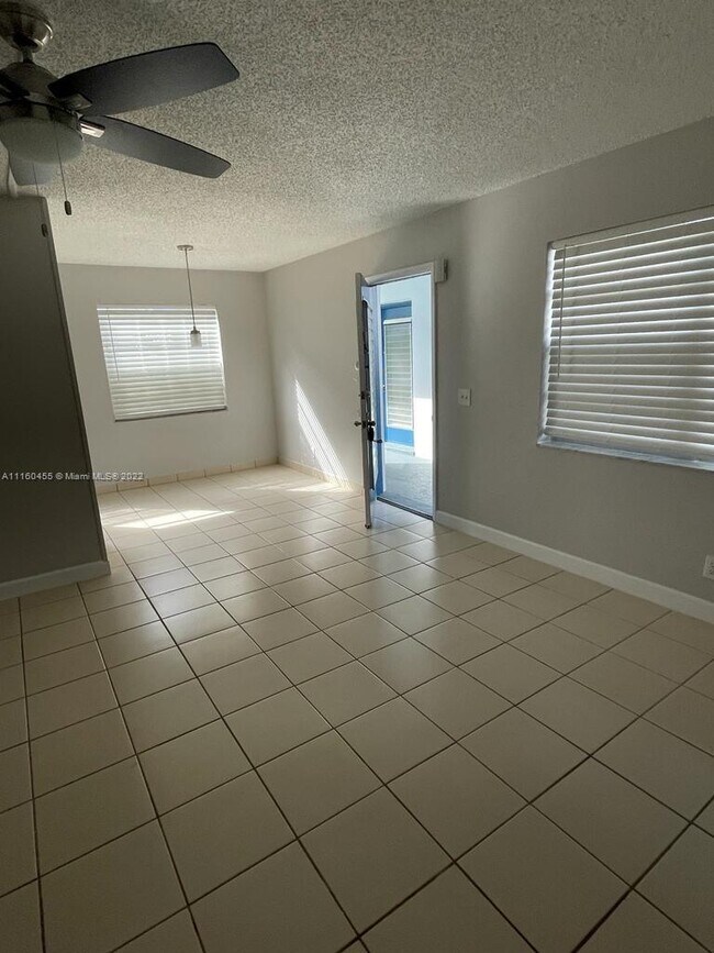 Building Photo - 53 Normandy B