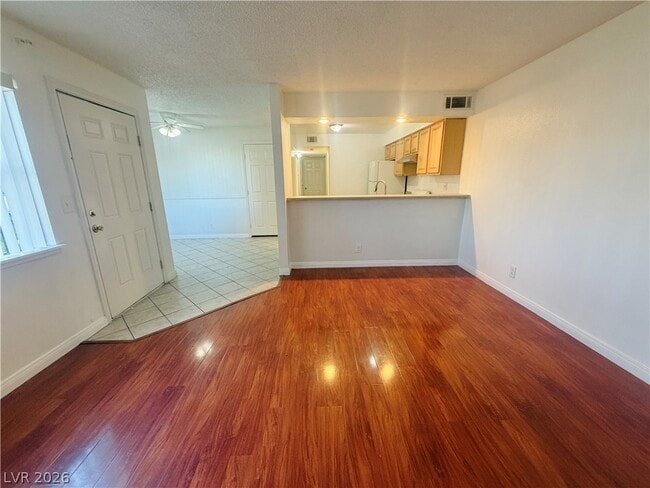 Building Photo - 4264 Tara Ave