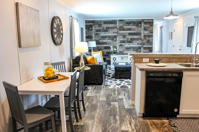 Foto del edificio - 123 Summit Rd