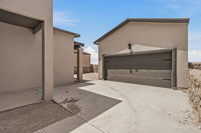 Building Photo - 14313 Steve Joyce Pkwy