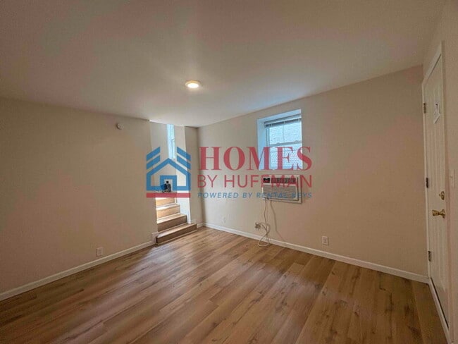 Building Photo - One Bedroom Apartment | Downstairs