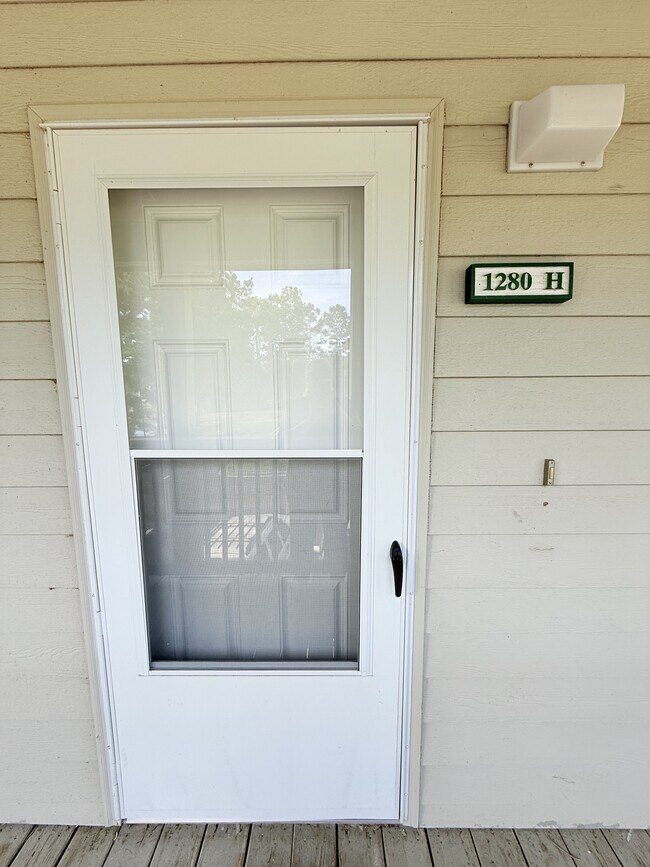 Foto del edificio - 1280 White Tree Ln
