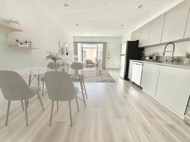 Foto del edificio - 318 S Mariposa Ave