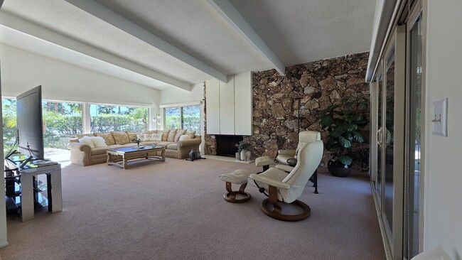 Building Photo - 1303 N Rose Ave