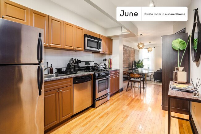 Foto del edificio - Room in Shared 3 bed/1 bath home in Hell's Kitchen