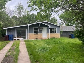 Building Photo - 909 Belmont St