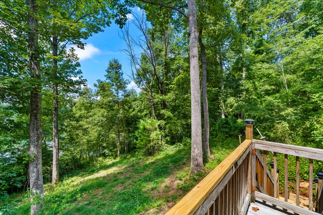 Building Photo - 401 Shiloh Dr