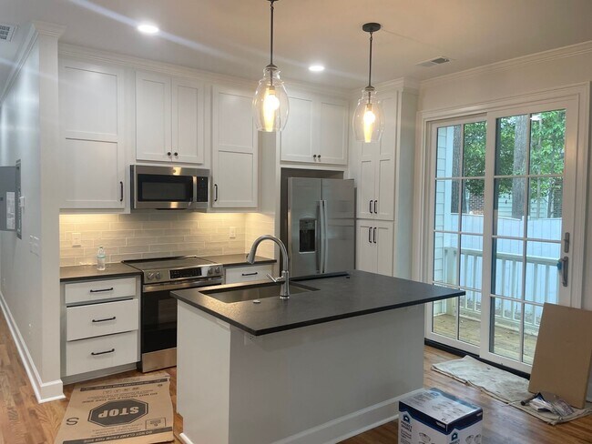 Foto del edificio - Fully Renovated in Heathwood with 2 Bedroo...