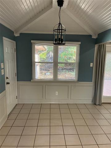 Building Photo - 1122 Jungle Dr