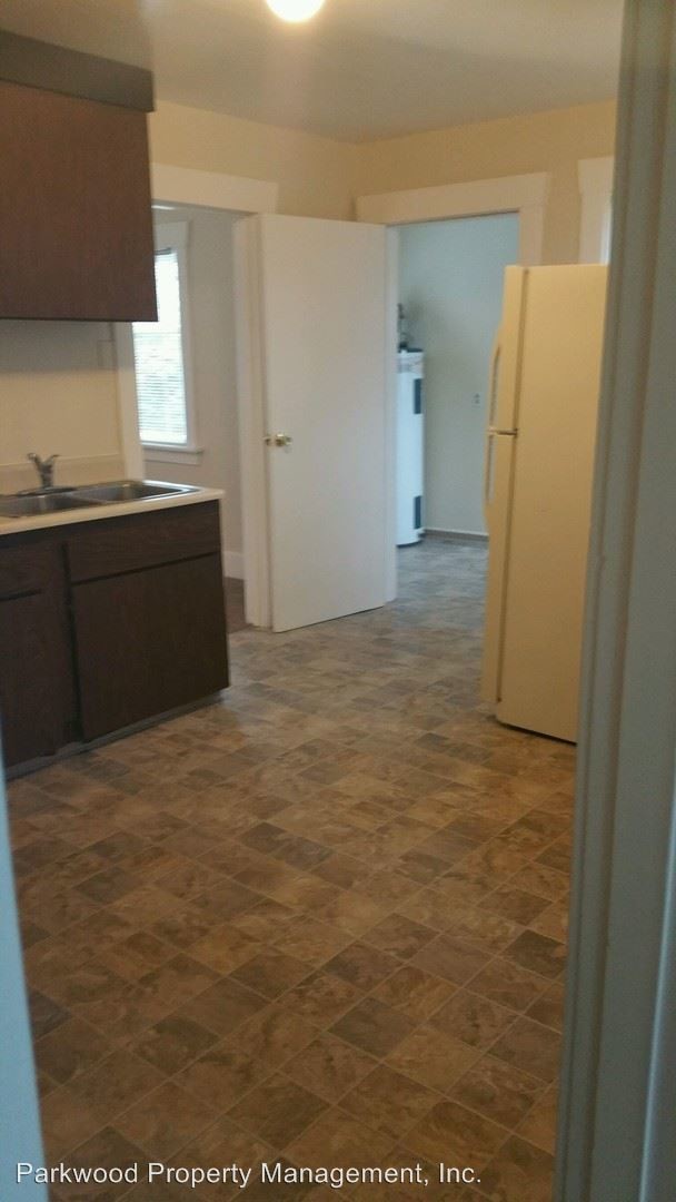 Foto del edificio - 9820-9822 Veterans Dr SW