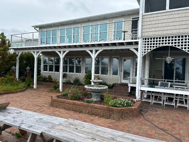 Building Photo - 1183 Kings Landing Rd
