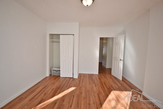 Building Photo - 512 Court Street #TOP-FLOORR