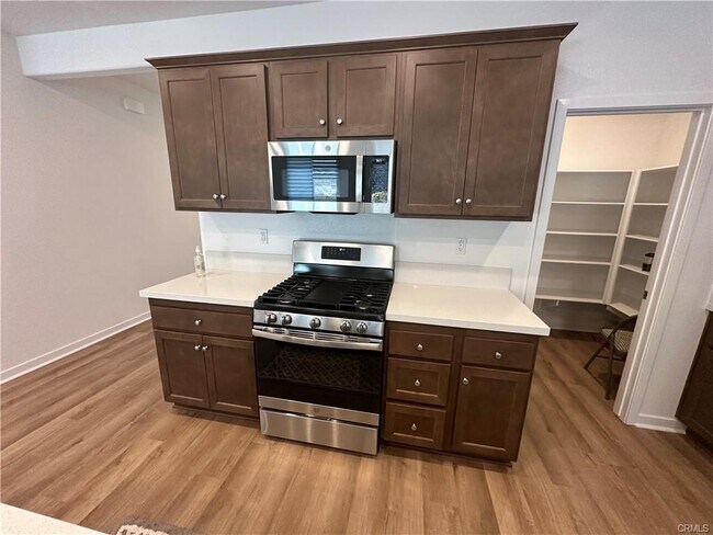 Foto del edificio - 5135 Hummingbird Wy