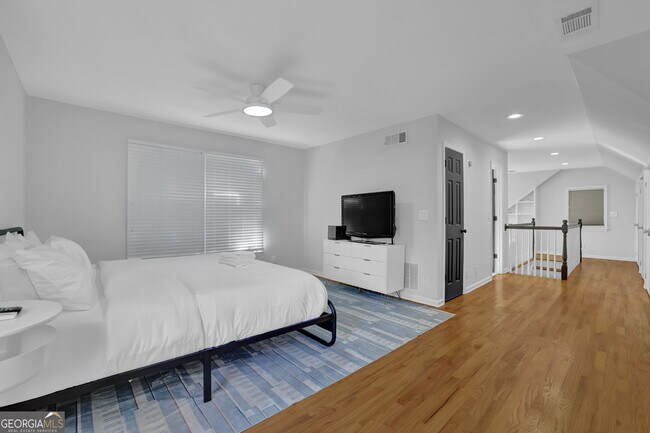 Building Photo - 3474 Hildon Cir