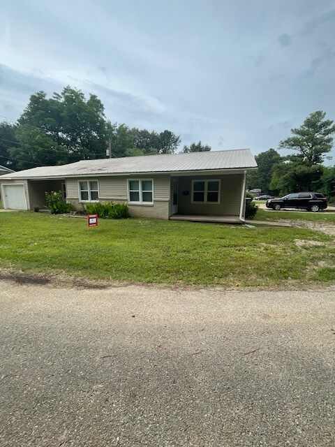 Foto principal - 204 Pekin St