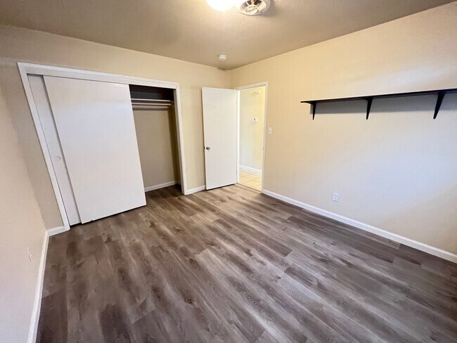 Foto del edificio - 1222-1224 Carver Rd.