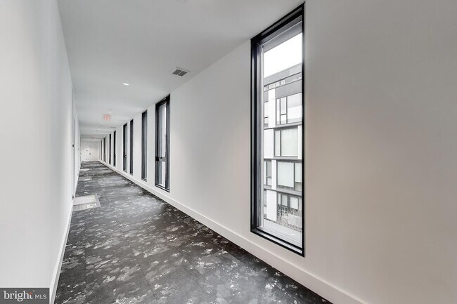 Foto del edificio - 57 N Street NW Unit UNIT 414