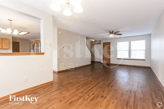 Building Photo - 301 Sunbeam Ln