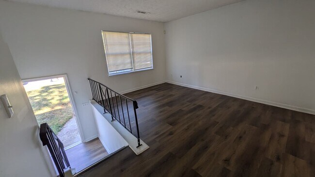 Foto del edificio - 6613 Stark Ct