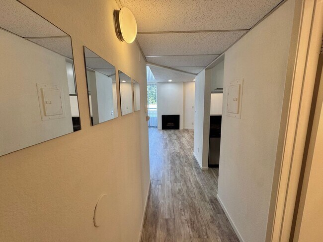 Foto del edificio - 3715 S Canfield Ave