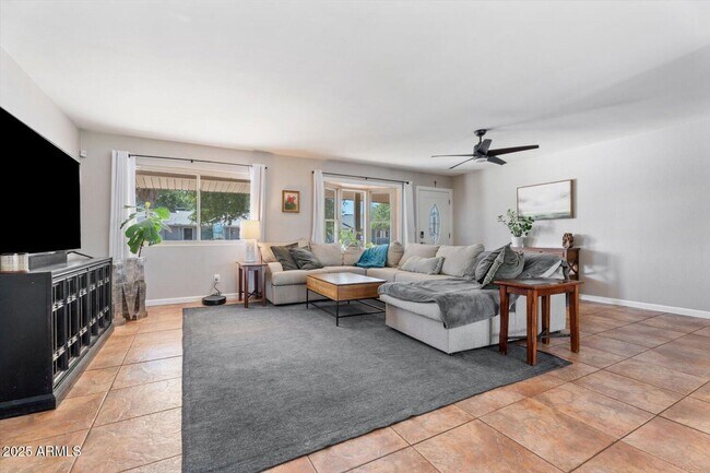 Foto del edificio - 2116 W Garden Dr