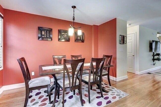 Foto del edificio - 144 Bucknam St