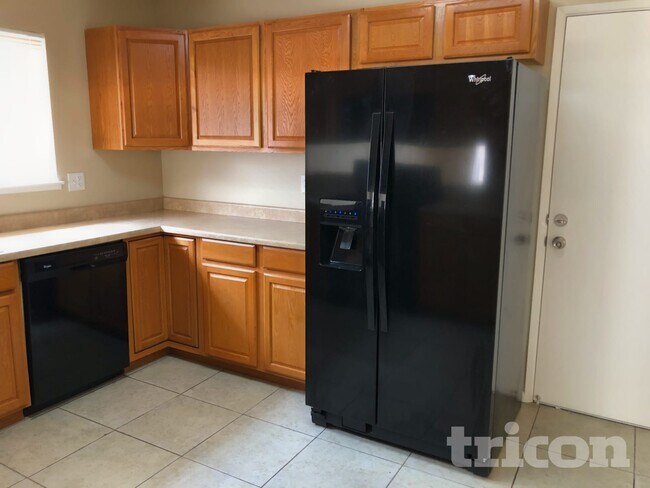 Foto del edificio - 4263 Powell Ave